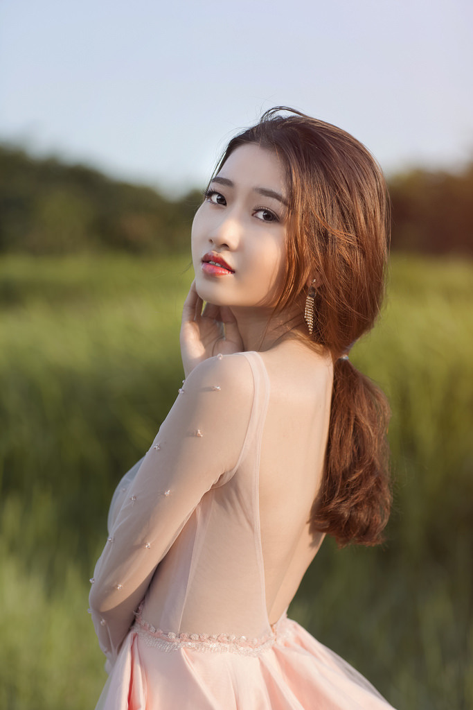 女大学生沙龙电影